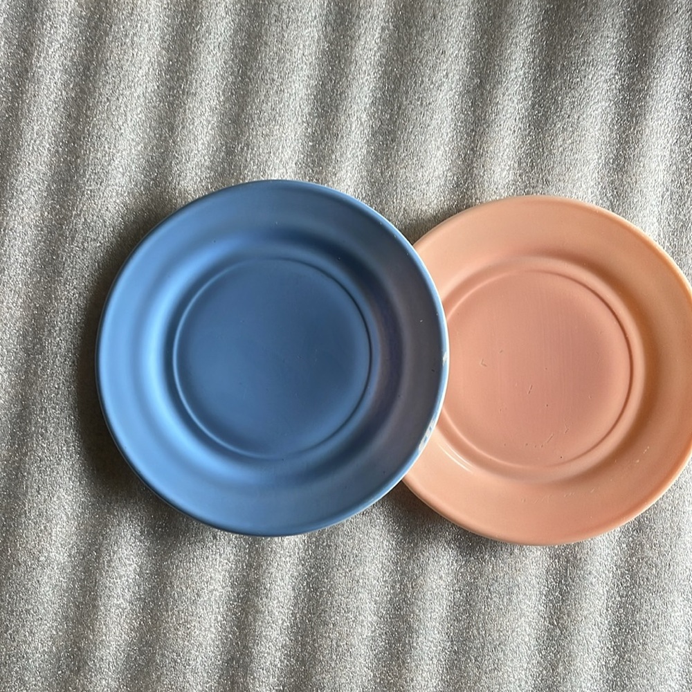Vintage Pink and Blue Classic Rimmed Dinner Plates 6” saucers